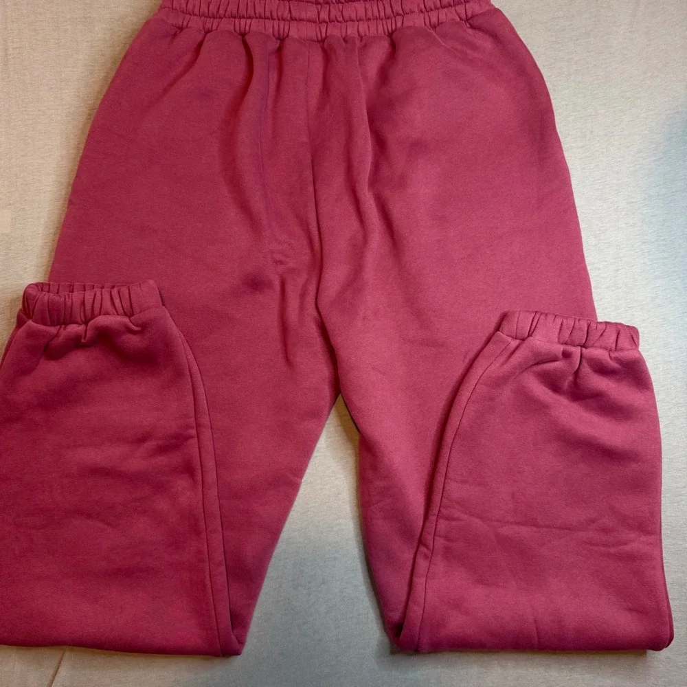 Comfrt Berry Pink Fleece Joggers Tapered Sweatpants‎ Medium Tonal Logo